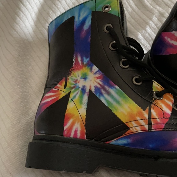 Yes We Vibe PEACEFUL Tie Die Swirl boots - Picture 7 of 10